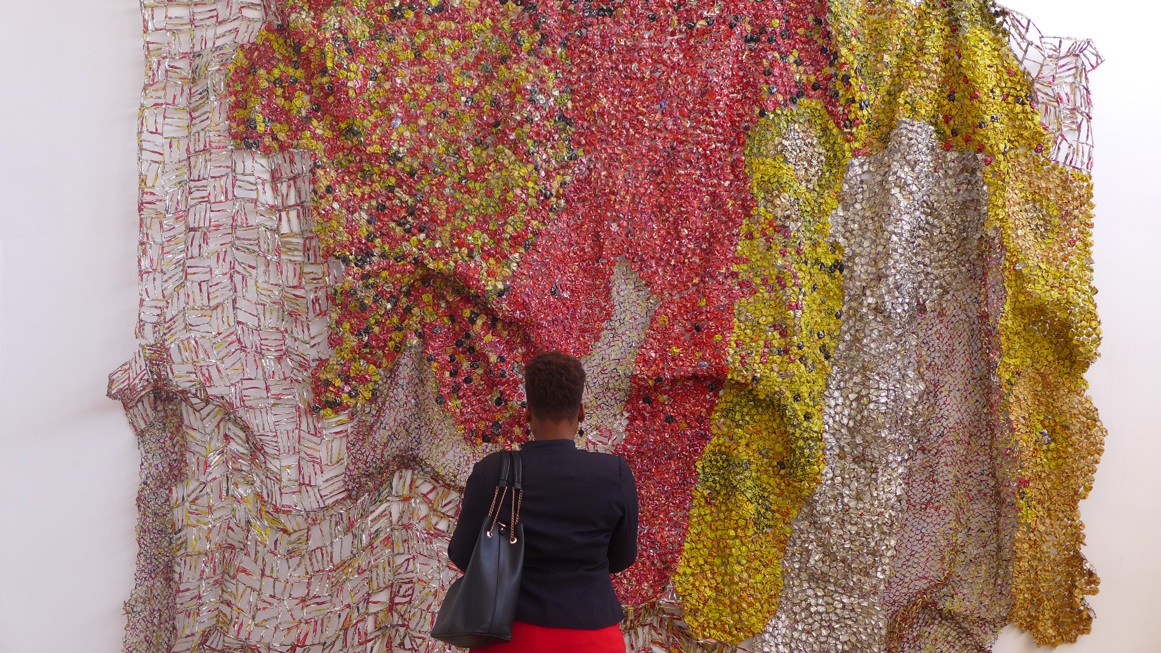 "Triumphant Scale" El Anatsui's Retrospective at Haus der