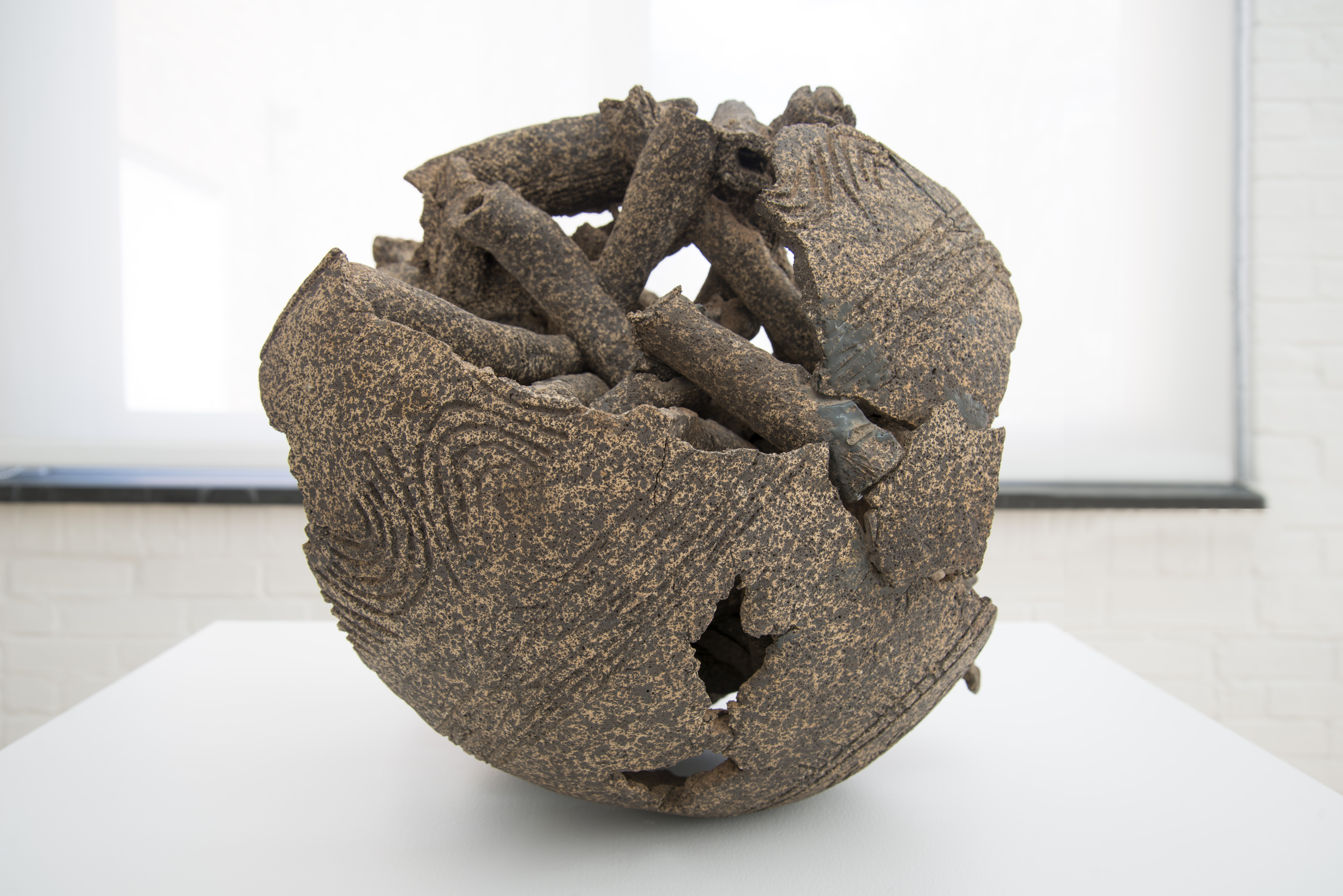 El Anatsui, "Gbeze", 1979, ceramic, manganese, © El Anatsui. Courtesy of the artist and Jack Shainman Gallery, New York