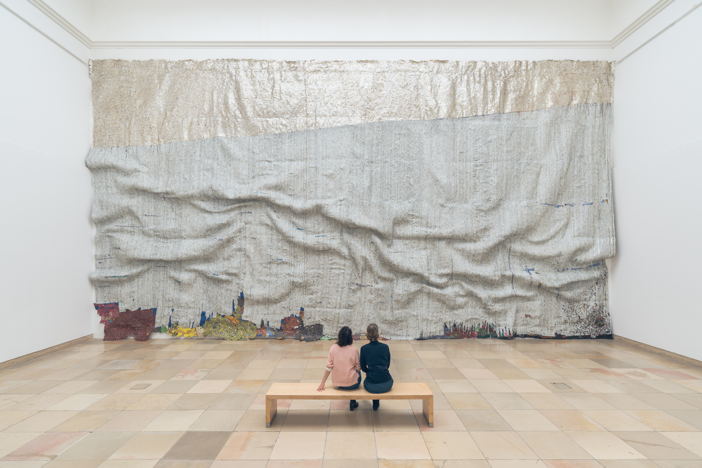 El Anatsui, "Rising Sea", 2019, installation view Haus der Kunst. Photo: Maximilian Geuter