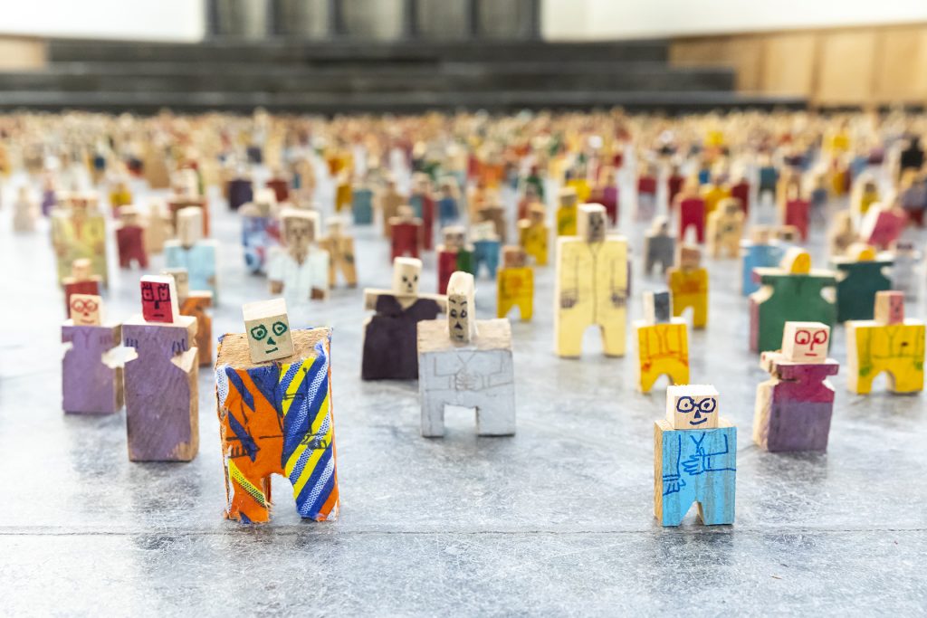  Abdulrazaq Awofeso, Gross Domestic Populace (GDP), 2020, hand-painted wooden sculptures (2000 pieces). Photo credit: Eva Broekema